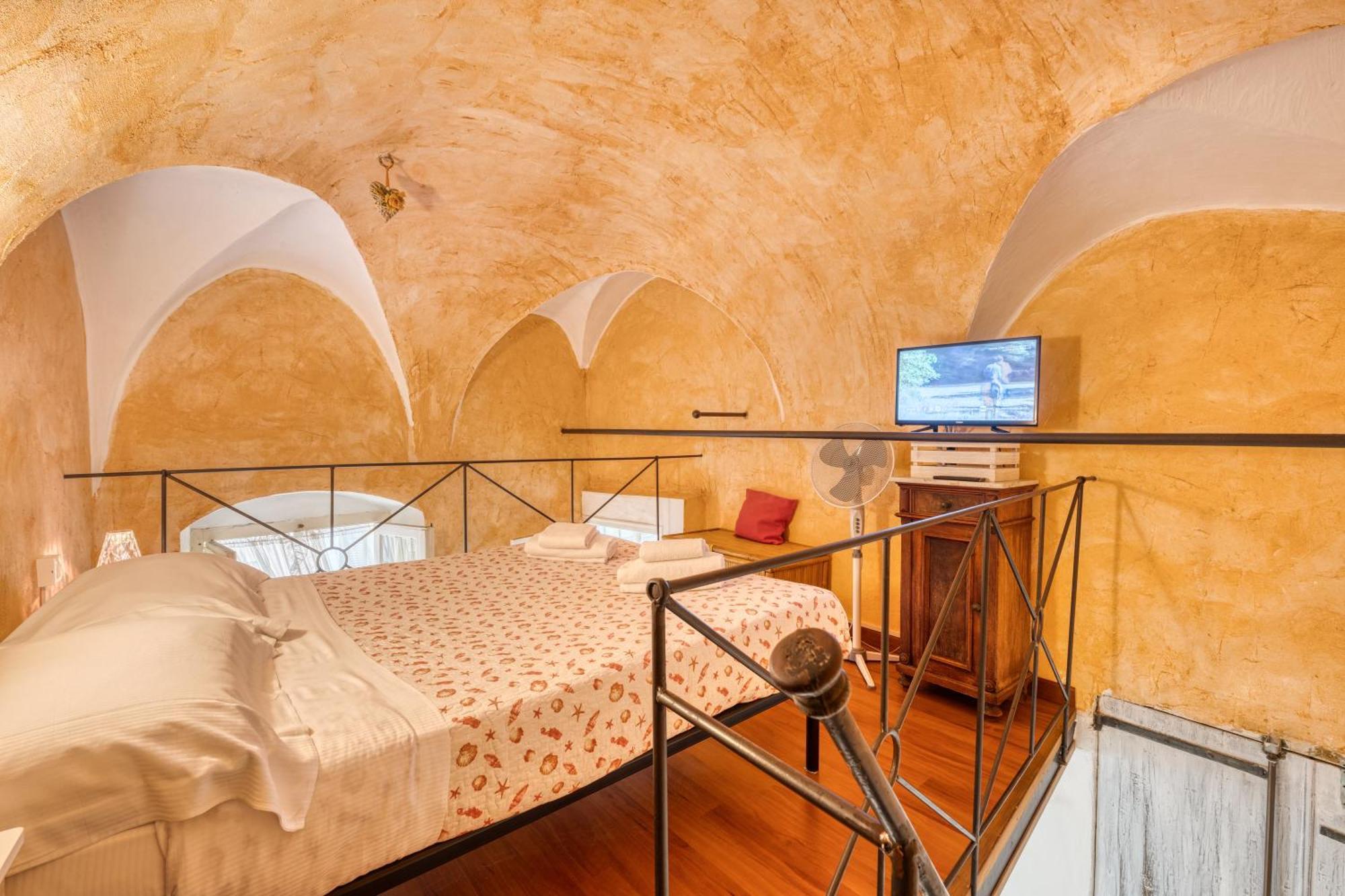 Mini Accommodation In Sanremo Liguria Екстериор снимка
